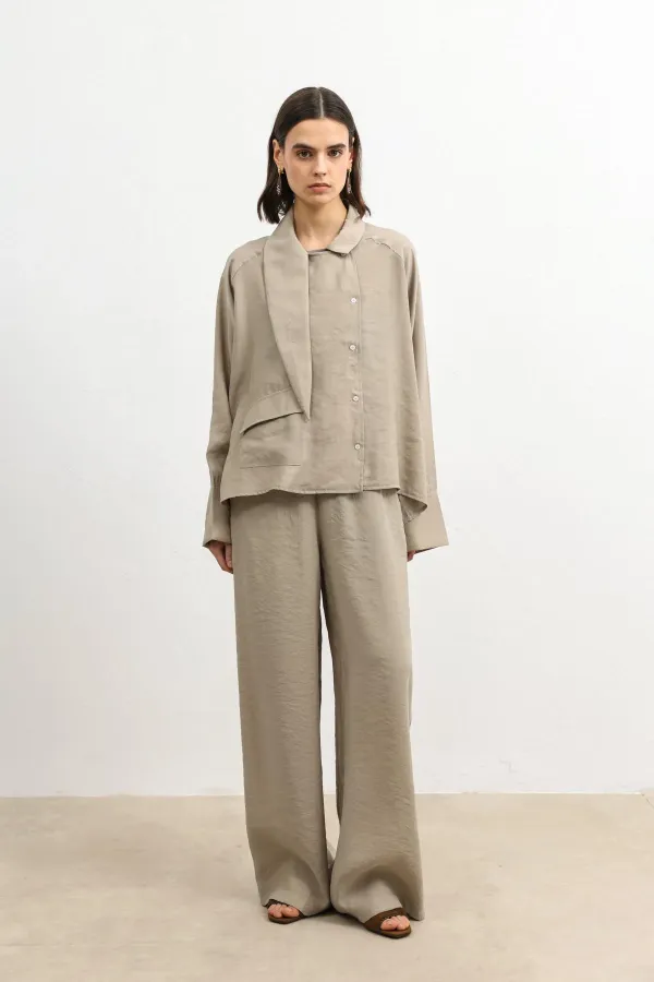 Antioch Bej Özel Dik Yaka Kadın Gömlek