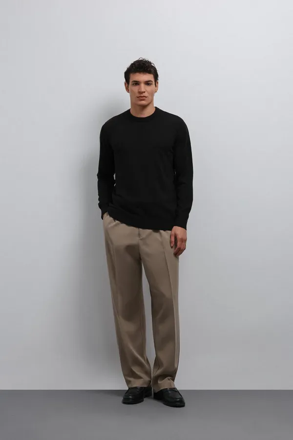 Pull basique pour homme Antioch noir à texture douce