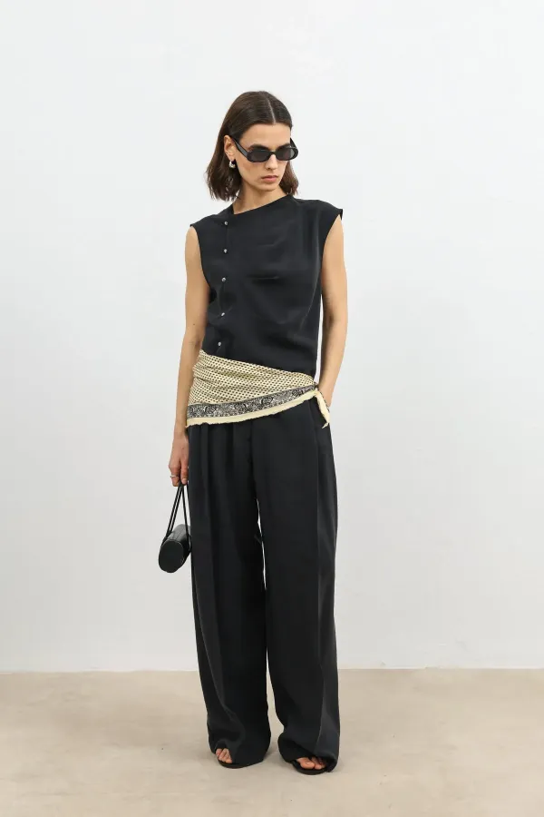 Antioch Siyah Lyocell Karışımlı Düğmeli Kadın Top