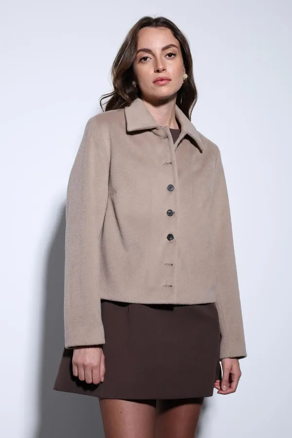 Veste courte en cachemire Antioch beige à col chemise