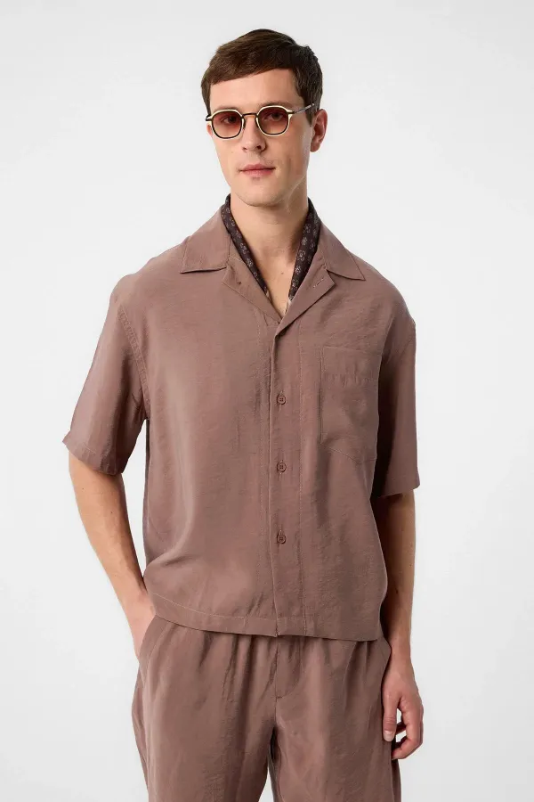 Chemise homme Antioch couleur café, en tissu modal et col Apache