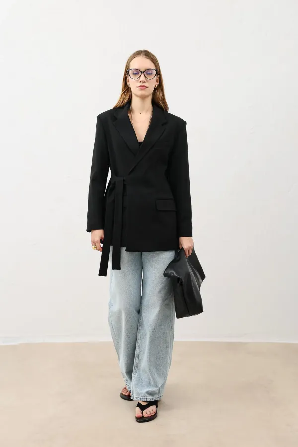 Antioch Siyah Kuşaklı Kadın Blazer