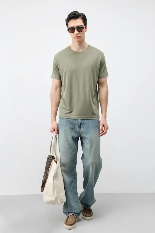 T-shirt homme Antioch Khaki coupe classique en tissu technique modal
