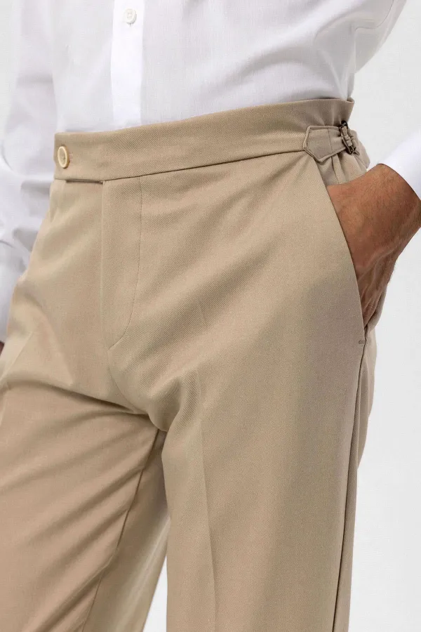 Pantalon Antioch beige taille haute coupe classique pour homme