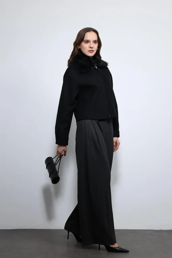 Veste Antioch noire en laine mélangée à col en fausse fourrure