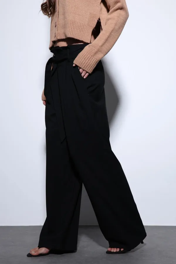 Antioch Siyah Kemerli Pileli Geniş Kadın Pantolon