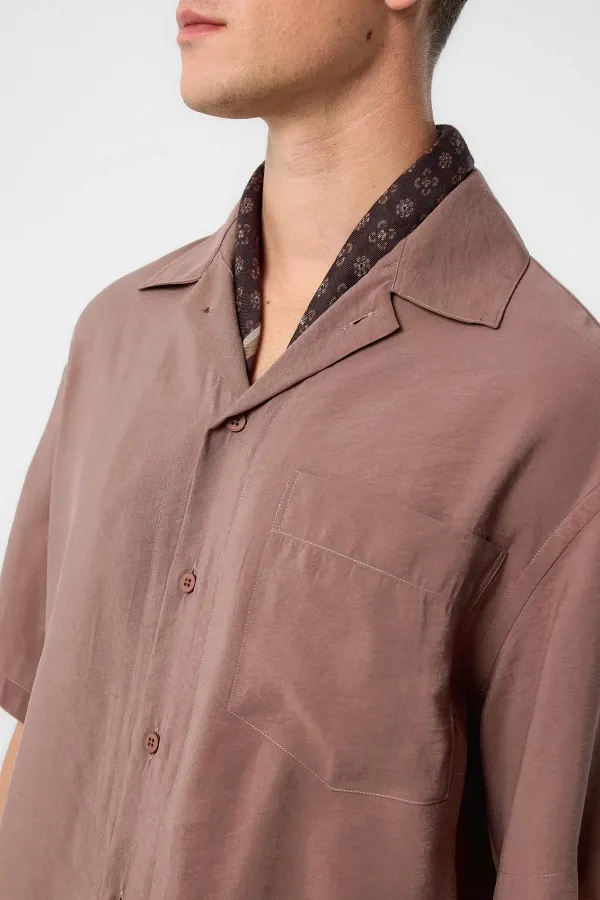 Chemise homme Antioch couleur café, en tissu modal et col Apache