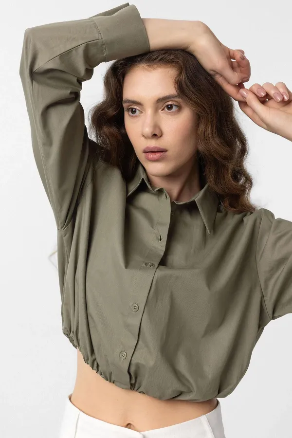 Chemise courte en popeline kaki Antioch pour femme