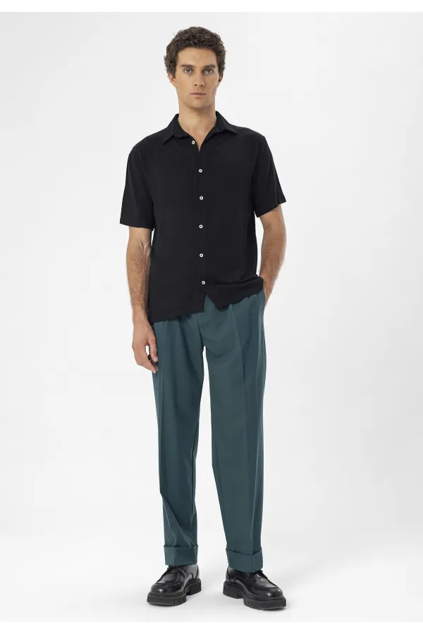Chemise homme Antioch noire à manches courtes et coupe classique