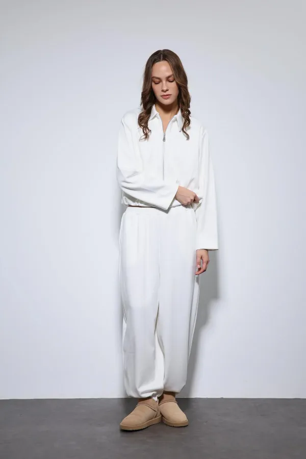 Antioch Off-White Voluminous Jacket and Sweatpants Set with Elasticated Hem