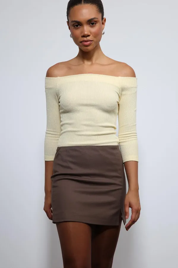 Antioch Sarı Açık Omuz Detaylı Top