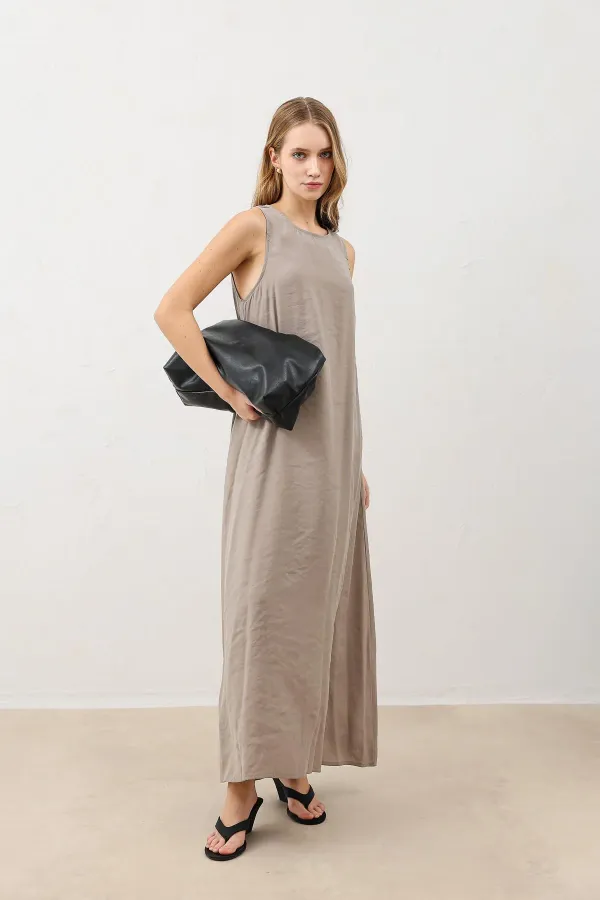 Robe midi Antioch Mink drapée à col halter