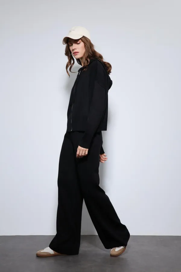 Antioch Siyah Kapüşonlu Üst Ve Geniş Paça Triko Takım