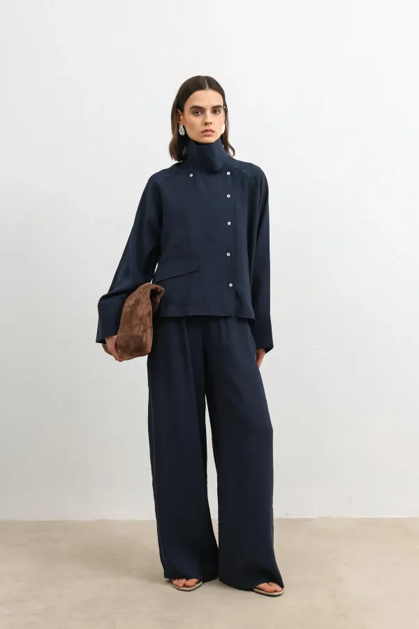 Antioch Lacivert Özel Dik Yaka Kadın Gömlek