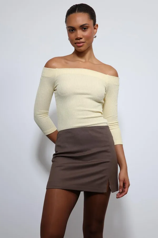 Antioch Sarı Açık Omuz Detaylı Top