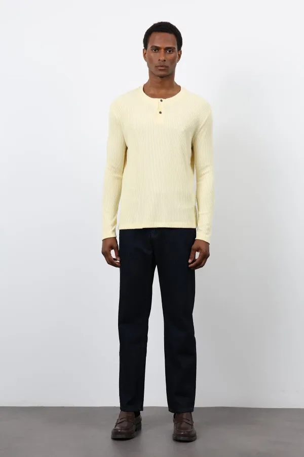 T-shirt Antioch jaune côtelé à col boutonné