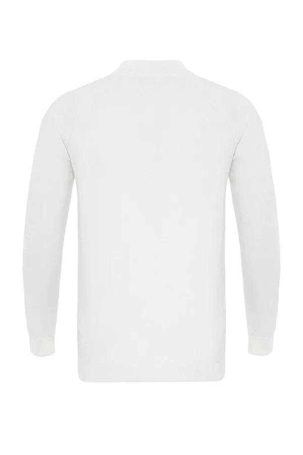 Antioch Off-White Crew Neck Slim Fit Knitted Sweater