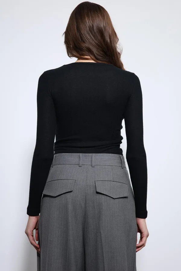 T-shirt basique noir à manches longues Antioch