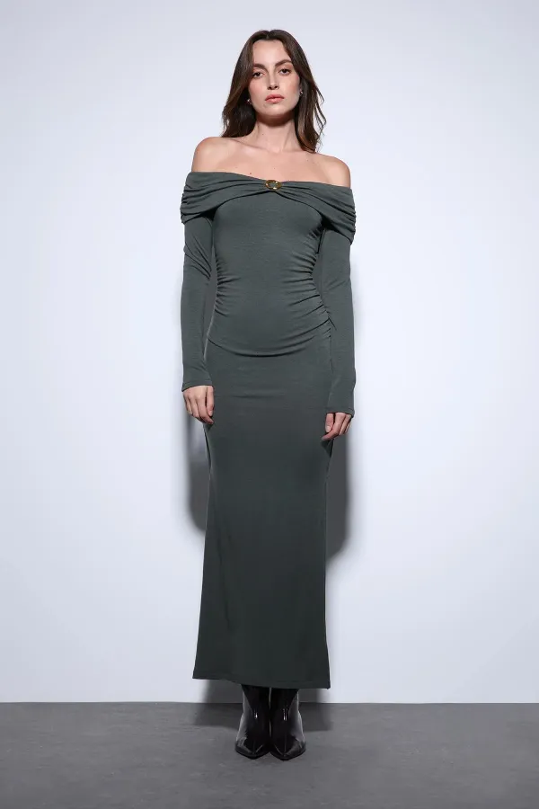 Robe Antioch kaki avec détails drapés et accessoires