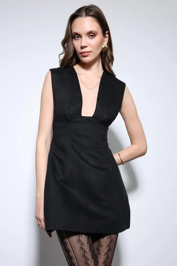 Robe courte noire Antioch à décolleté plongeant