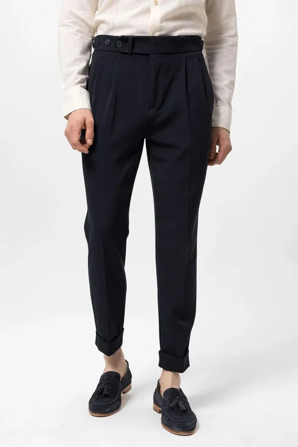 Pantalon homme Antioch bleu marine à taille haute plissée et coupe carotte