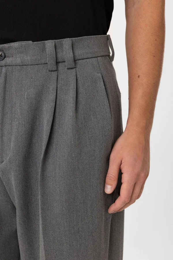 Pantalon homme Antioch gris à taille haute et coupe décontractée, plissé