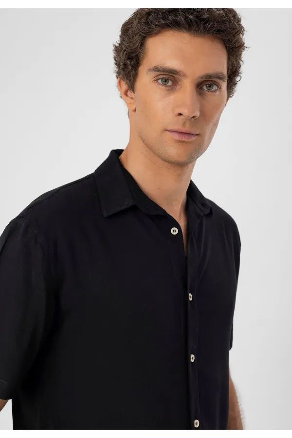 Chemise homme Antioch noire à manches courtes et coupe classique