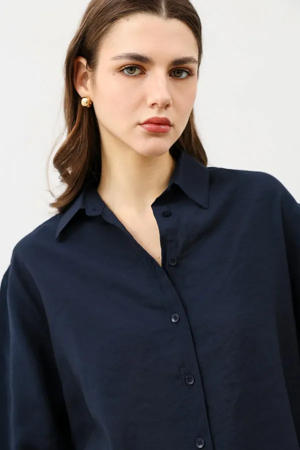 Antioch Lacivert Dökümlü Oversize Kadın Gömlek