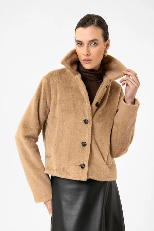 Manteau court en fausse fourrure Antioch Camel pour femme