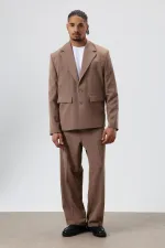 Café costume surdimensionné