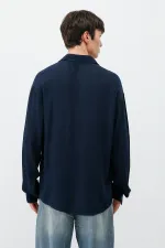 Chemise oversize légèrement texturée bleu marine