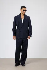 Costume oversize ceinturé bleu marine