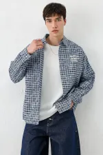 Chemise à carreaux à manches longues, bleu marine.