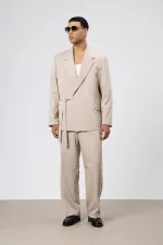 Costume oversize ceinturé couleur pierre