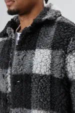 Veste oversize en peluche à carreaux noirs