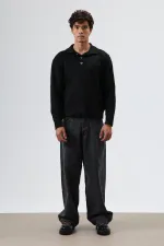 Pull en maille douce texturée à col polo noir
