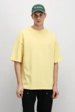 T-shirt basique oversize à col rond jaune clair