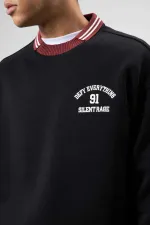 Oversize Yaka Nakış Detaylı Sweatshirt Siyah