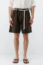 Short oversize en lin marron avec ceinture