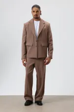 Café costume surdimensionné