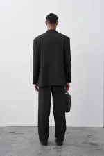 Costume noir à double boutonnage coupe décontractée