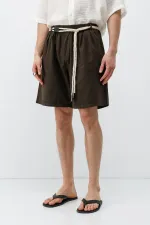 Short oversize en lin marron avec ceinture