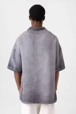 Chemise oversize grise délavée à manches courtes