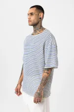 T-shirt rayé oversize en maille (bleu marine)