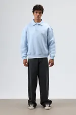 Sweat-shirt oversize à col polo imprimé délavé bleu ciel