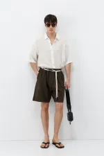 Short oversize en lin marron avec ceinture