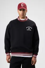 Oversize Yaka Nakış Detaylı Sweatshirt Siyah