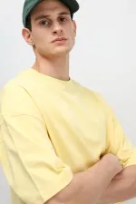 T-shirt basique oversize à col rond jaune clair