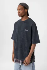 Yıkamalı Oversize Ekose Detaylı Tişört Siyah