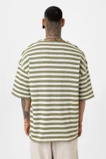 T-shirt rayé oversize en maille kaki